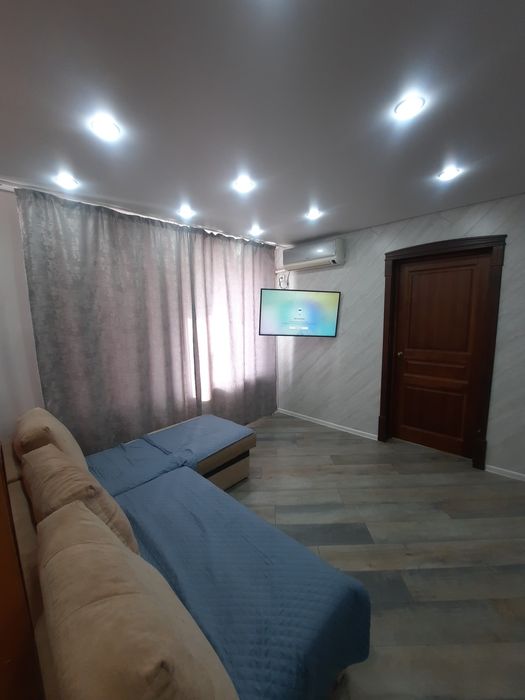 Трехкомнатная большая 65кв,по суткам