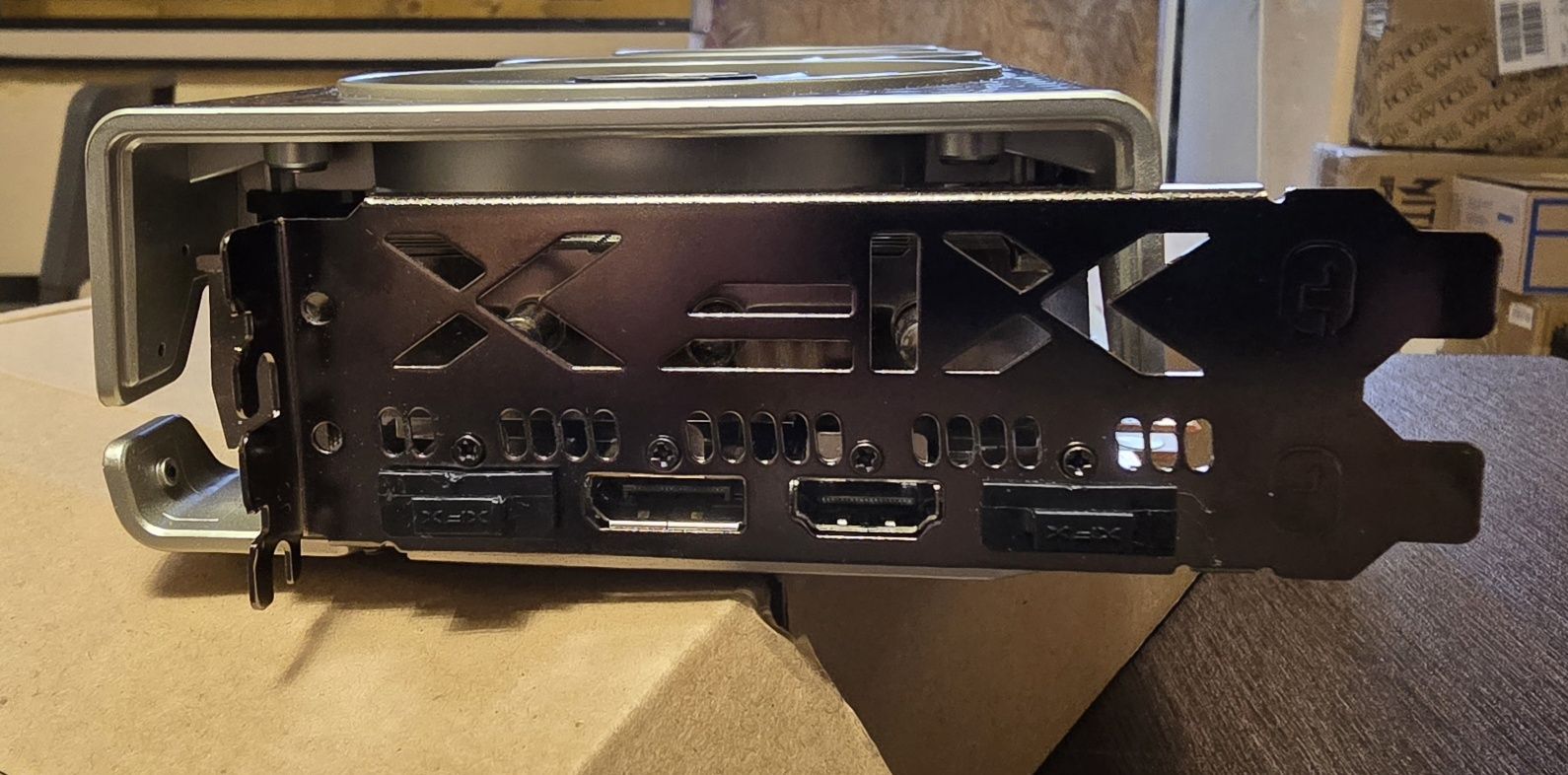 Placă video AMD Radeon RX6750 XT