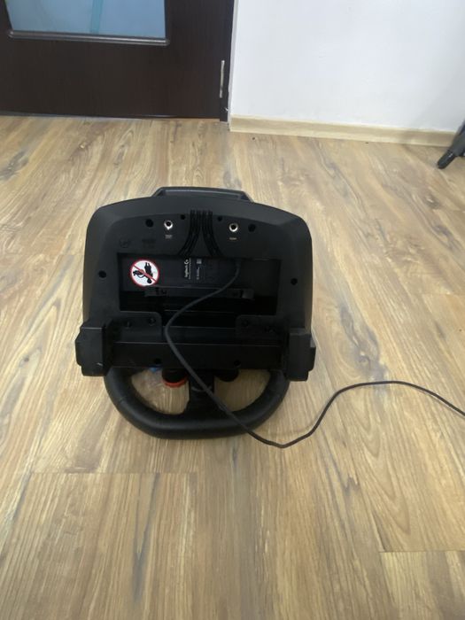Vând volan logitech g29