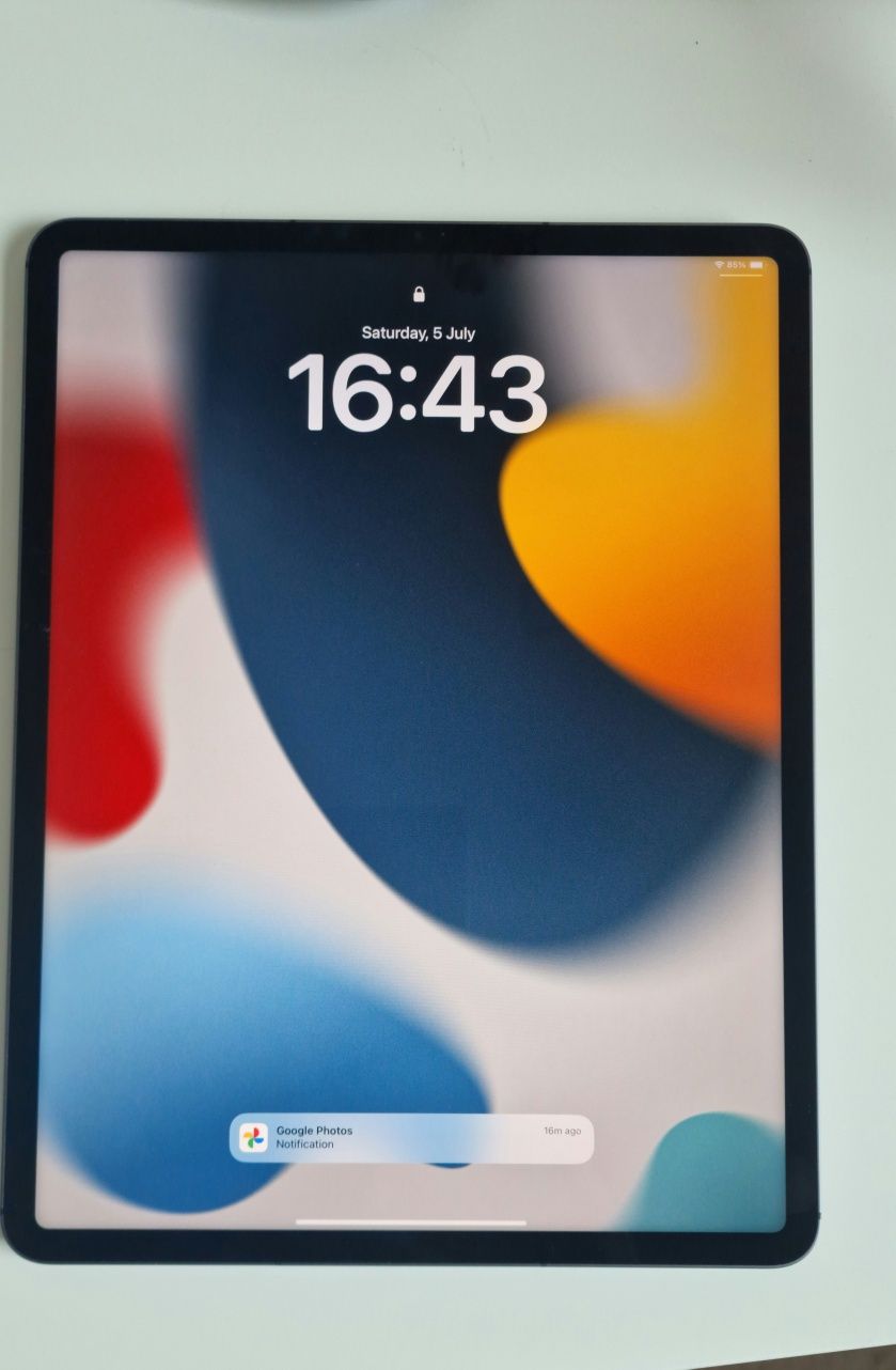 Ipad pro 12.9 инча 2022г  256GB 5th gen