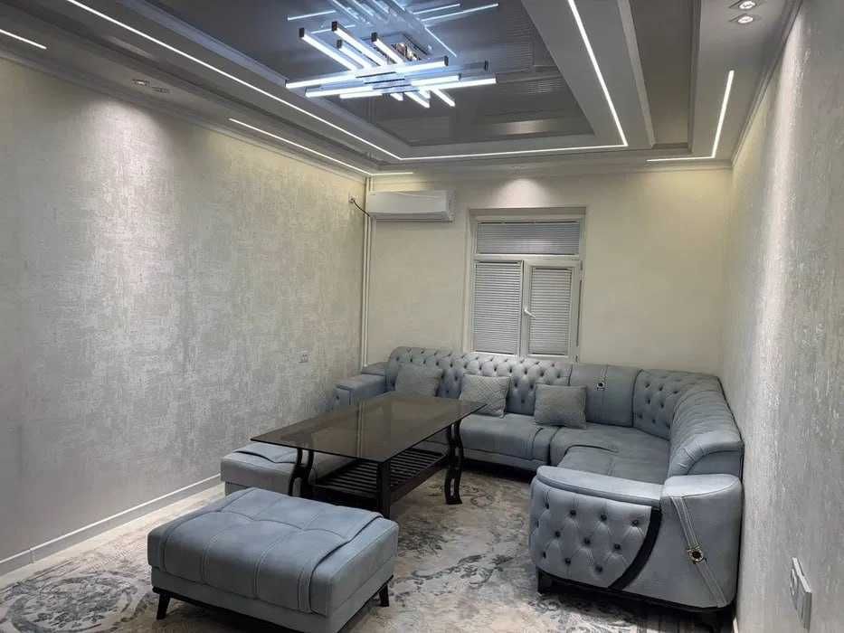 Срочно сдается 2х комнатная квартира напротив рынок Чорсу 306*