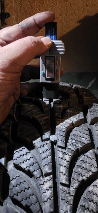 Гуми 2бр 185/55/15 - 1бр  - 46лв