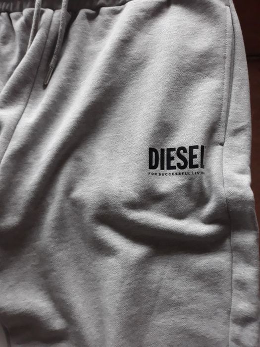 Pantaloni Diesel nr xl și xxl originali