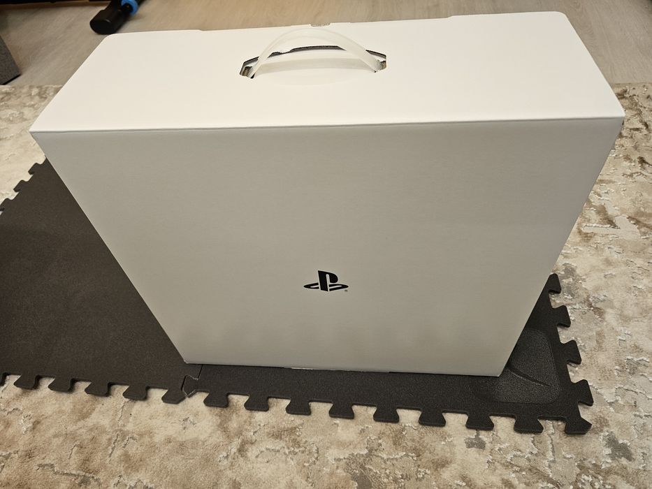 Vand Playstation 5, versiunea pe disc.