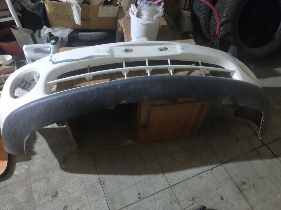 Продам бампер и заглушки