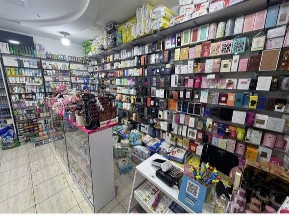 Магазин парфюмерии косметики  и моюшие. Готовый  бизнес. Клиентами