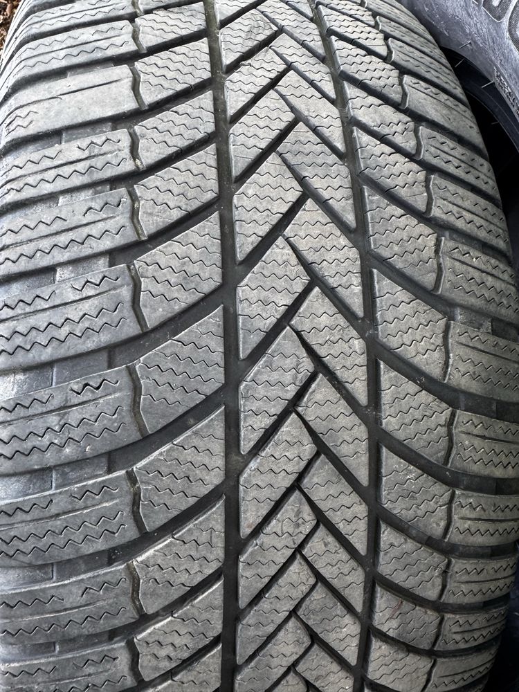 Bridgestone BLIZZAK LM005 265/55/19 DOT 2023