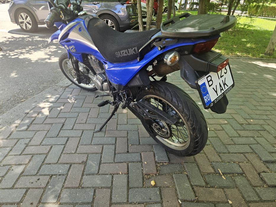 Suzuki DR 125 SM