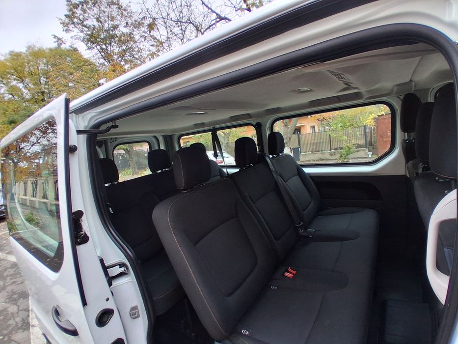 Renault Trafic 8+1 Lung