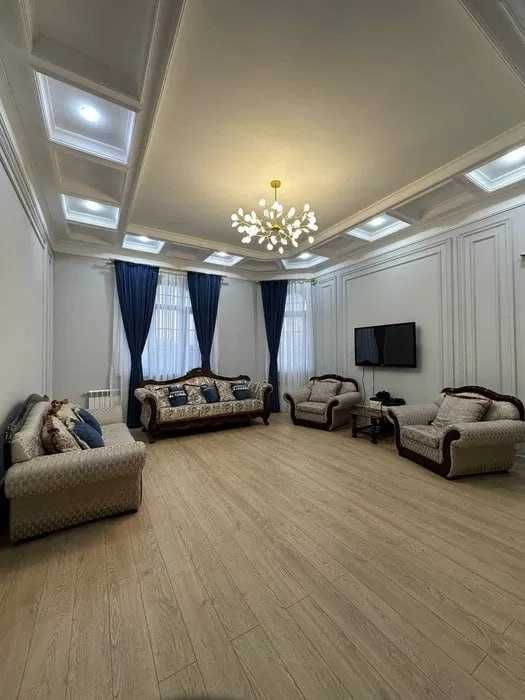 СРОЧНО СДАЁТСЯ ДОМ в Яккасарайский Район 8-ком А20*