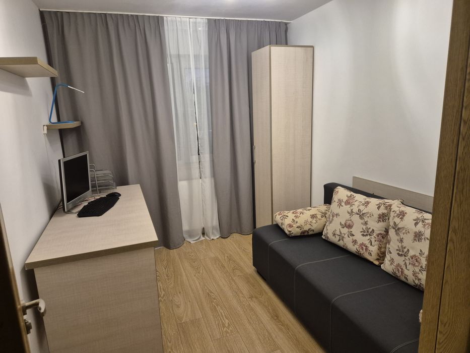 Apartament 3 camere semi-decomandat