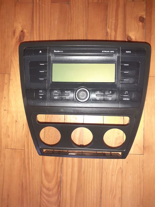 Radio cd  mp 3 in stare buna