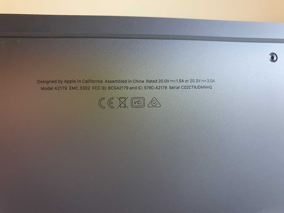 Laptop MacBook Air A2179 EMC3302