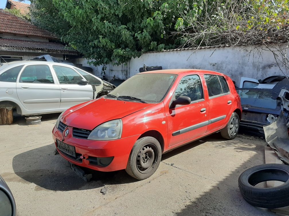 Renault clio 1.2i На Части