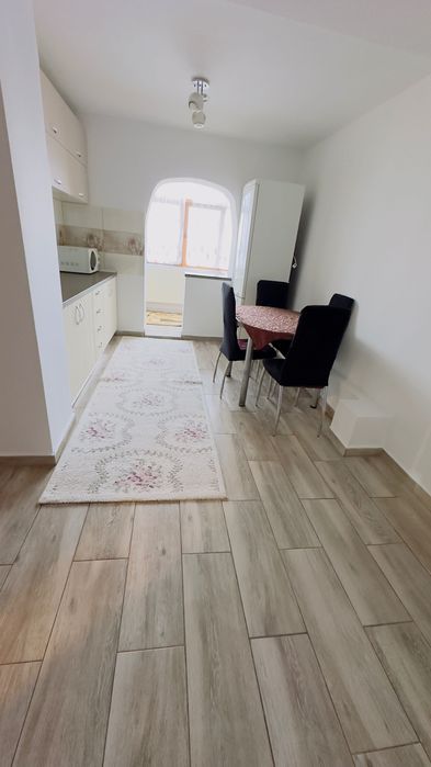 Apartament 3 camere, de închiriat, zona Dedeman !