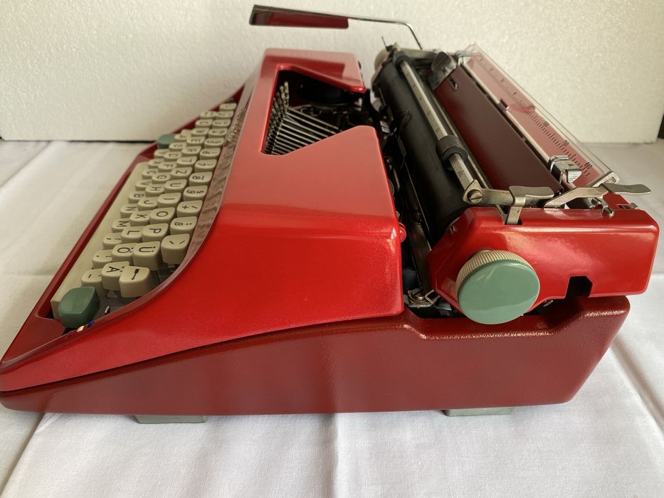Masina de scris olympia monica