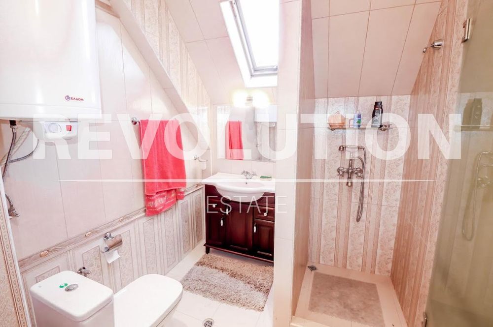 Двустаен апартамент в района на  Галата!