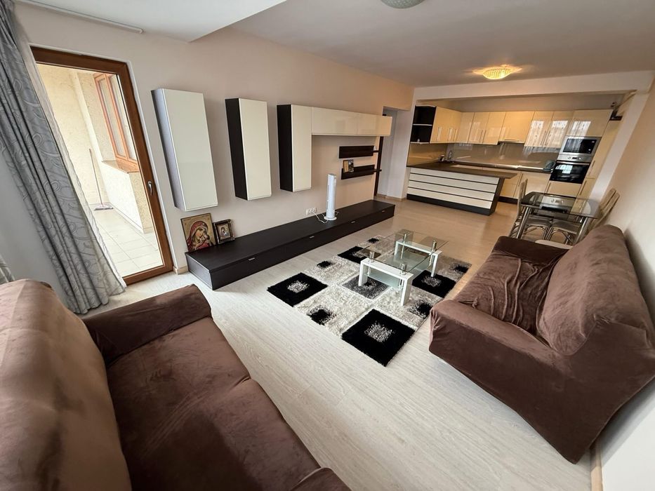 Ofer spre închiriere Apartament 3 Camere zona Centrala