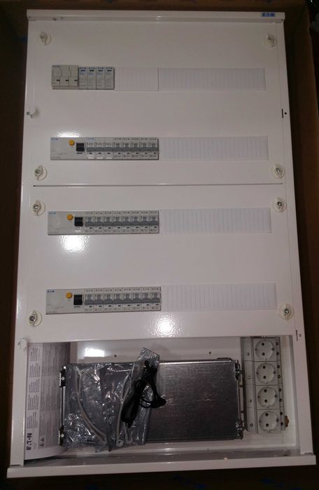 Tablouri electrice multimedia, pe comanda, echipate complet Eaton