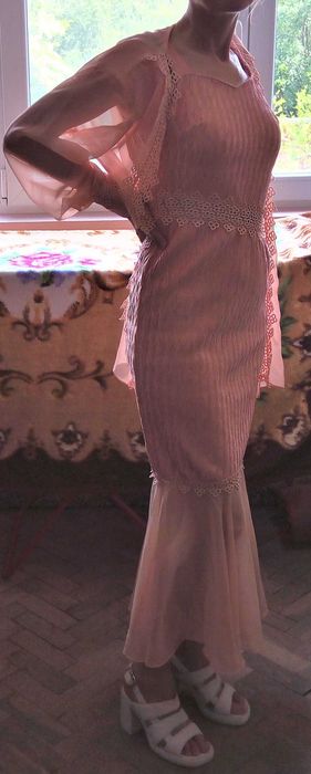 Vand rochie de seara noua nuanta piersica