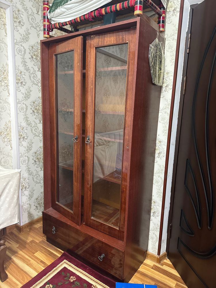книжный шкаф