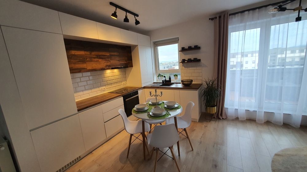 Chirie - apartament 3 camere in Avantgarden 4, 2 bai, terasa, garaj