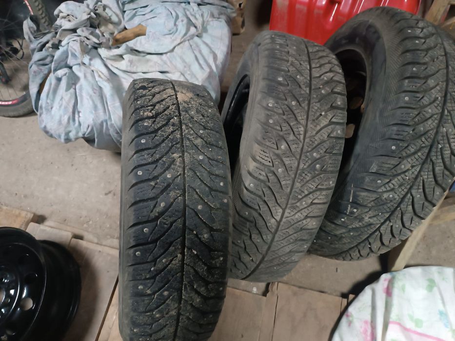 Продам зимние шины с диском r14