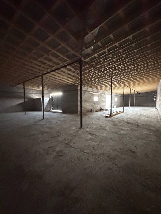 Склад назарбек 450 квадрат ёпик 200 квадрат ховли