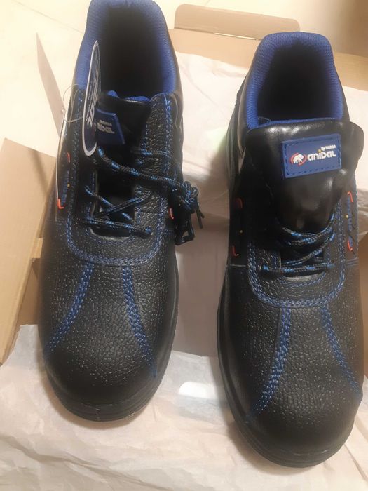 Нови Работни обувки със защита - без метал