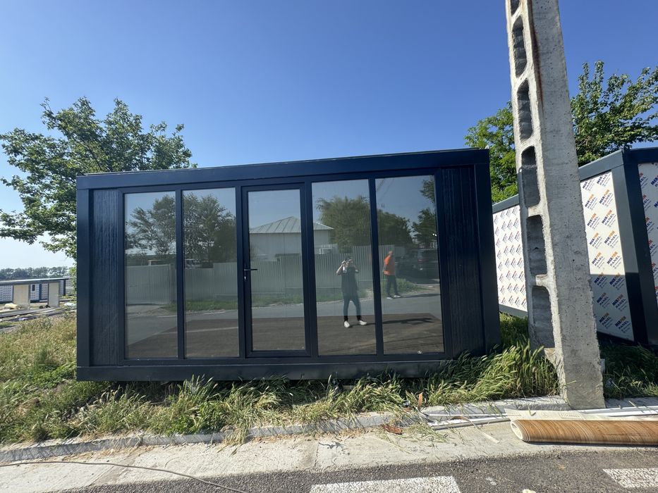 Vand containere modulate tip birou sau cu vitrina