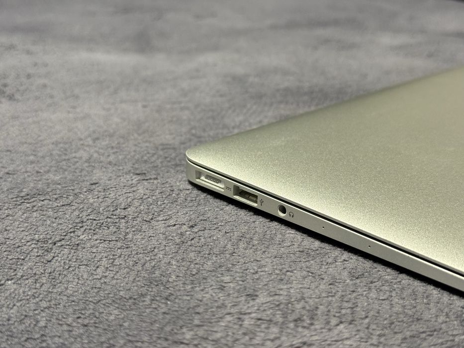Като Нов 13,3' Macbook Air 2017/Intel Core i5/8GB Ram/256GB SSD