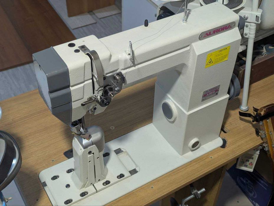 Колонковая швейная машина