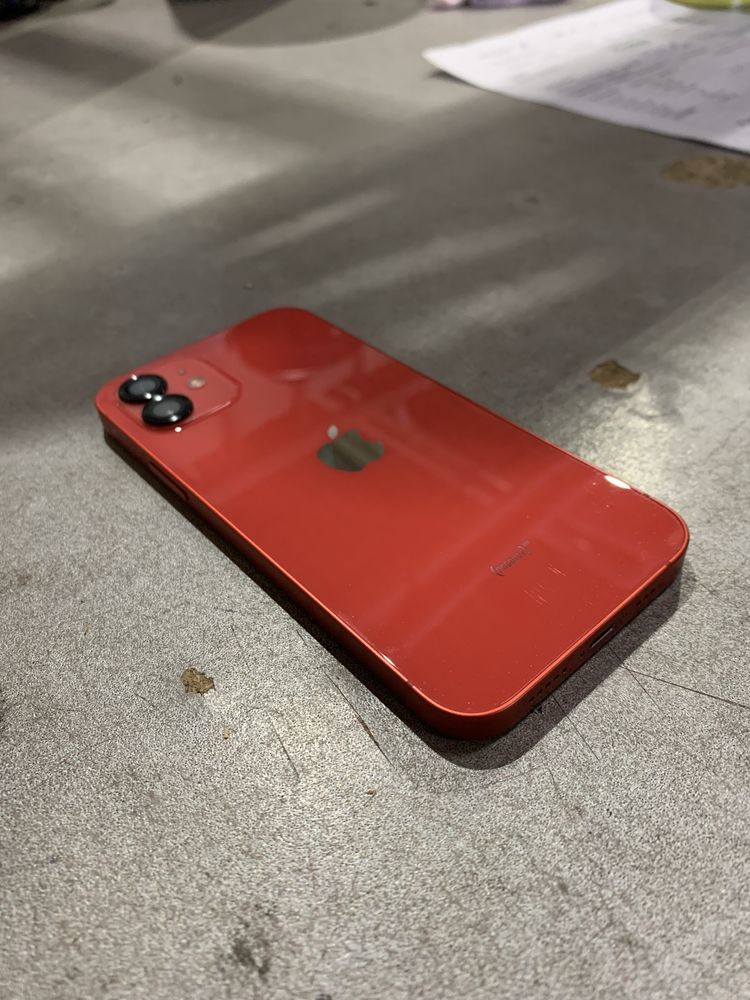Айфон 12 64гб красный