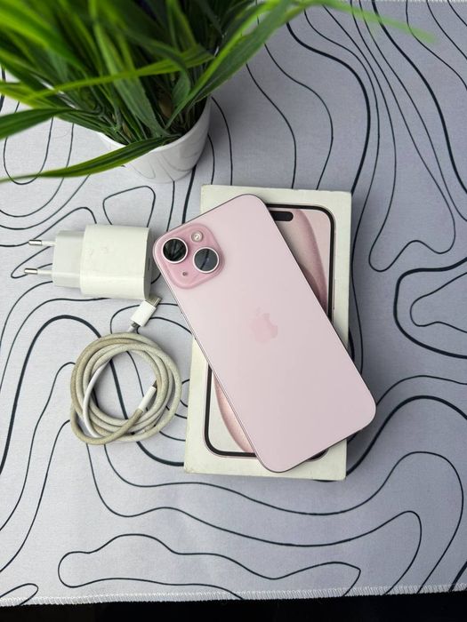 Apple iPhone 15 / Айфон 15 Pink (Полный комплект) 90 %