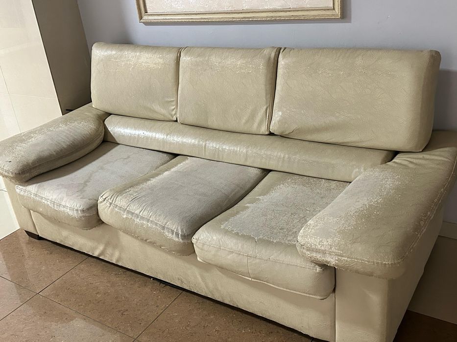 Продам комплект диванов