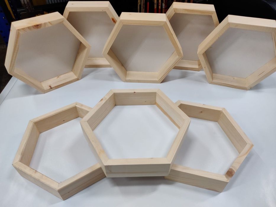 Rama hexagonala din lemn - Hexagon decorativ