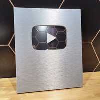 Кнопка YouTube золотая и серебряная
