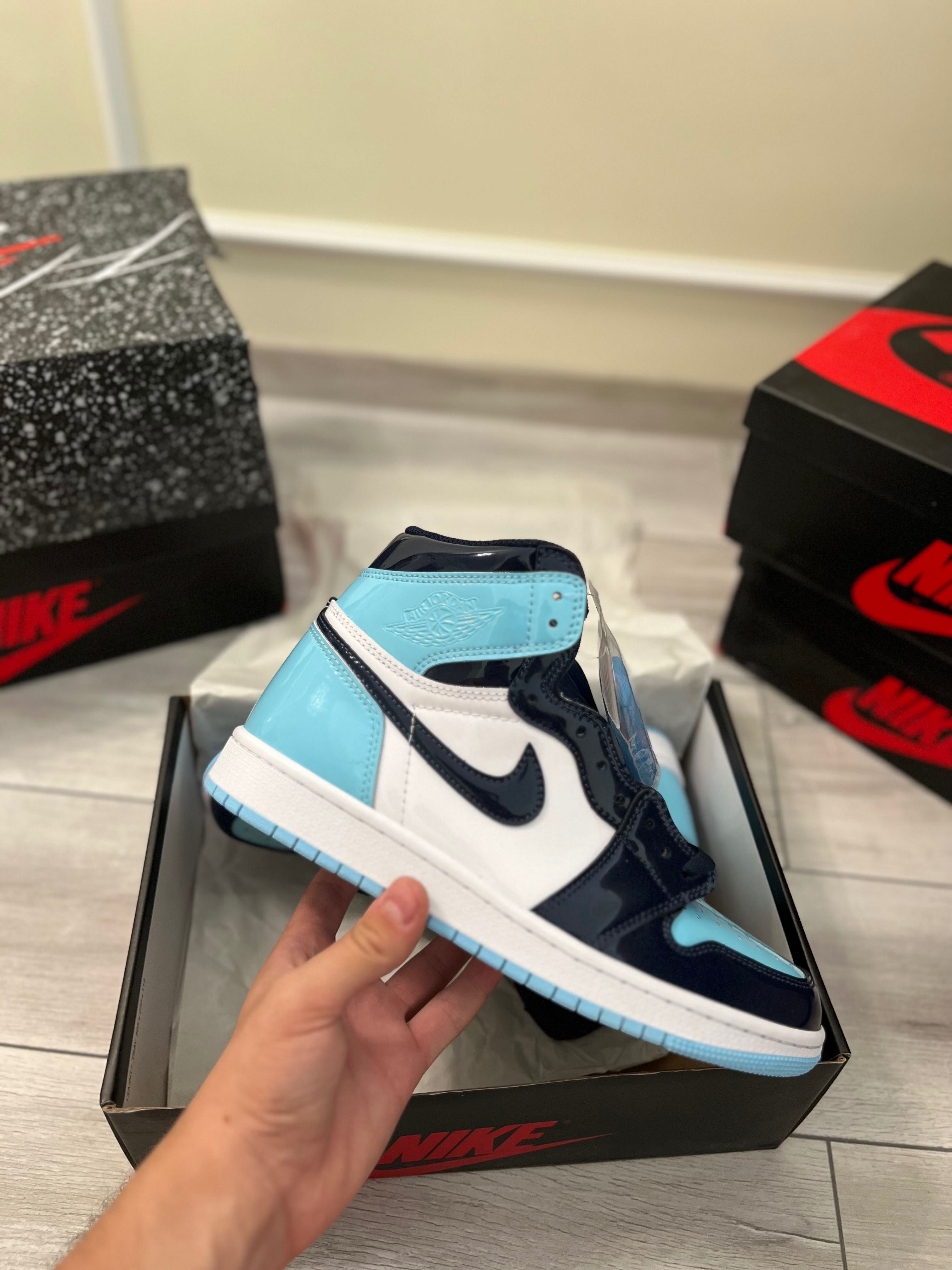 Air Jordan 1 High UNC (38/43) - descriere)