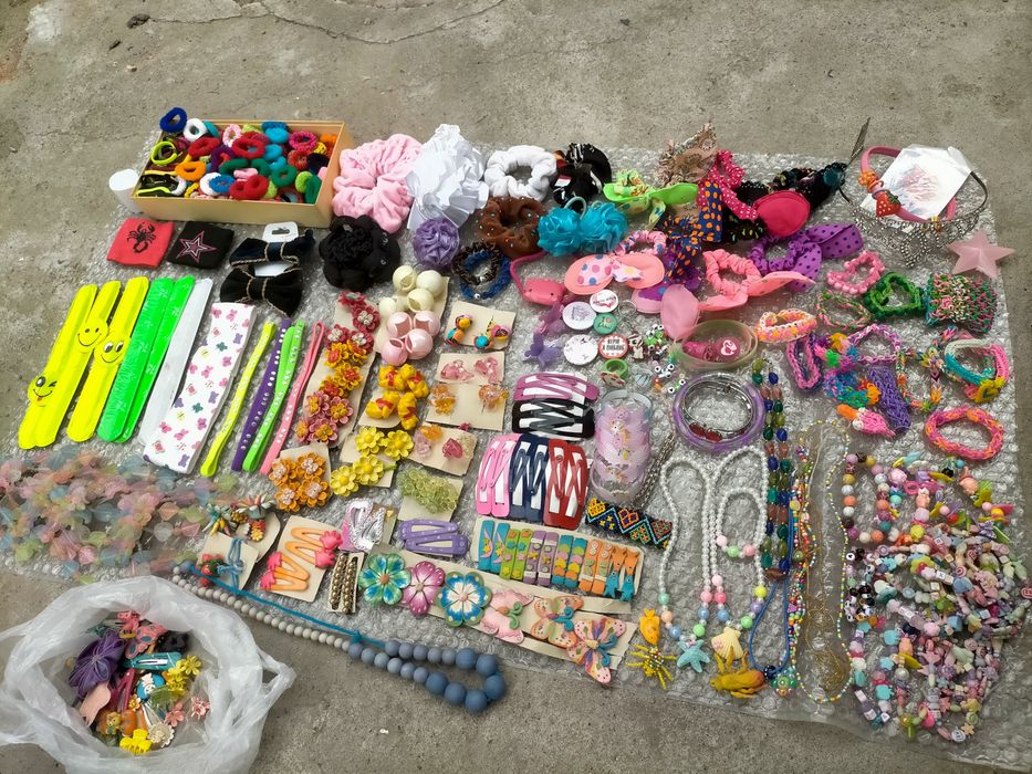 Продам заколки резинки и многое другое