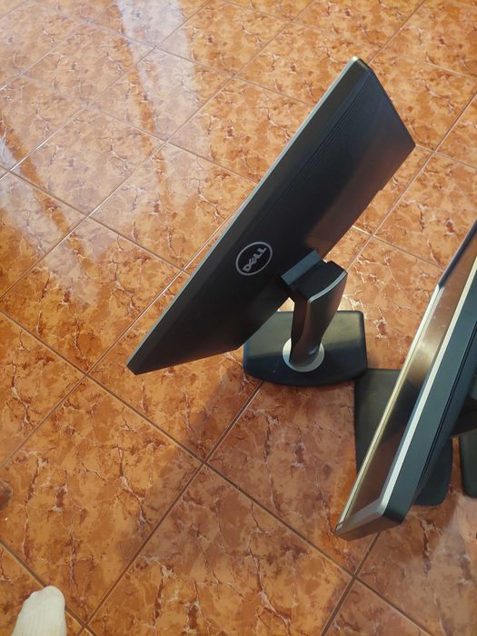 3x Monitor Dell 22 inch + bonus