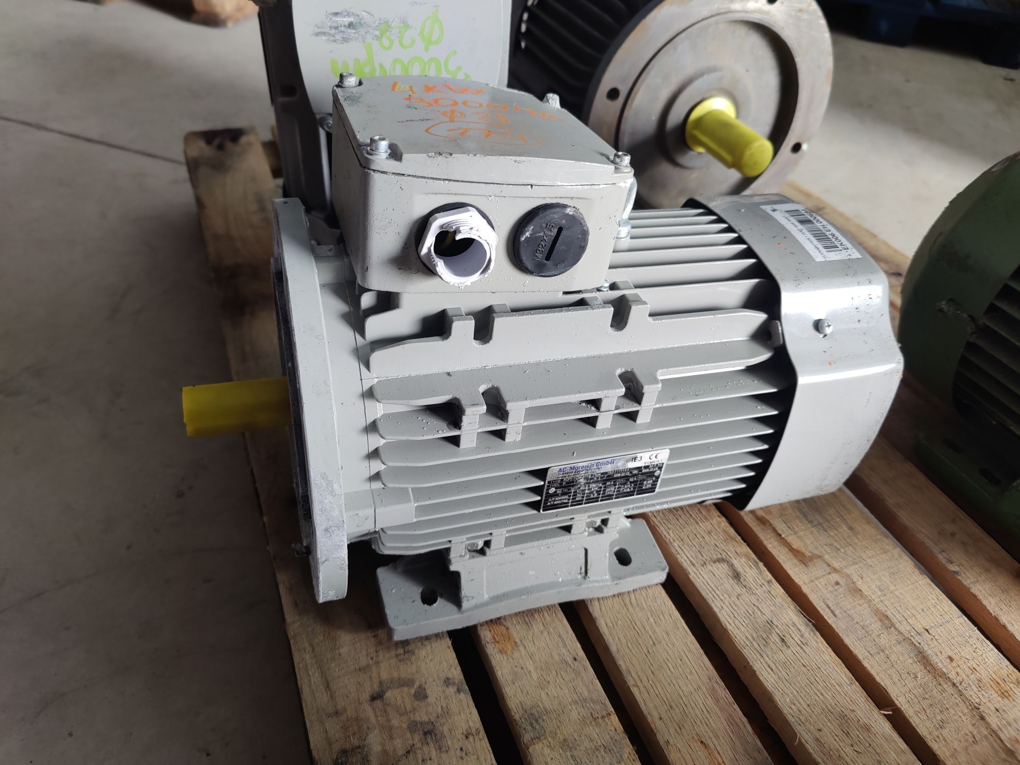 Motor electric trifazat cu talpa și flansa, 4kW, 3000rpm