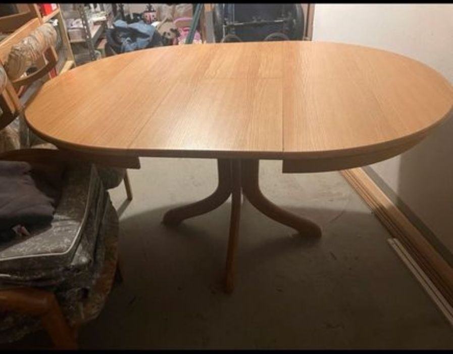 Set masă +scaune lemn masiv