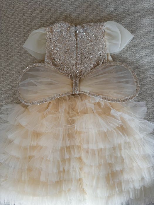 Rochita fetite cu paiete, tulle si funda