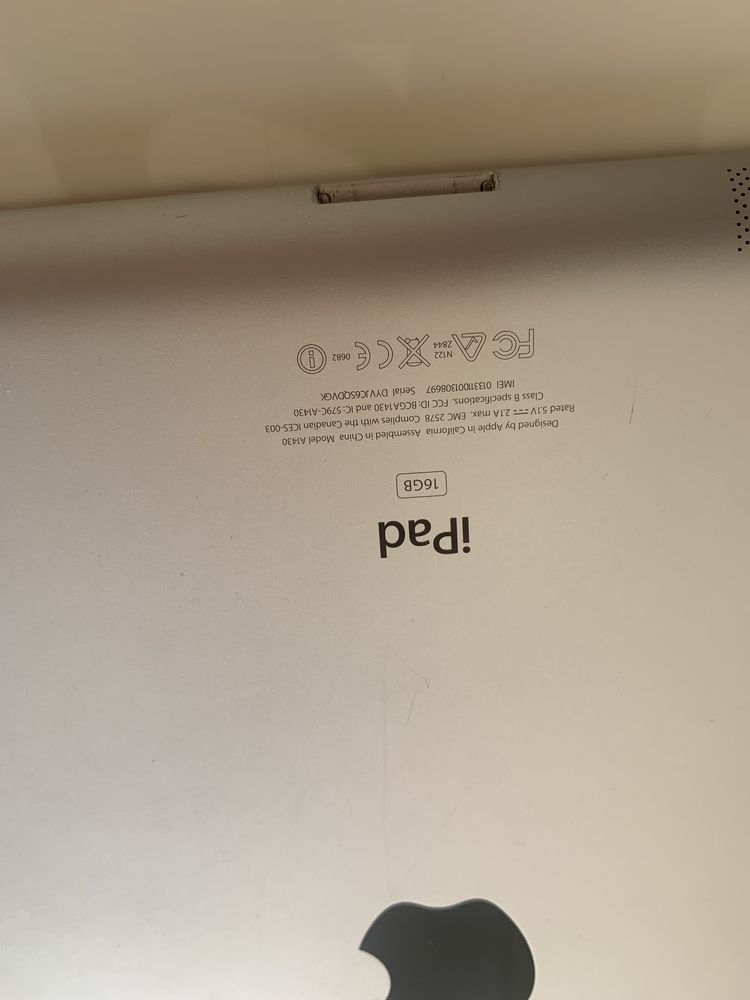 iPad 16GB white-таблет