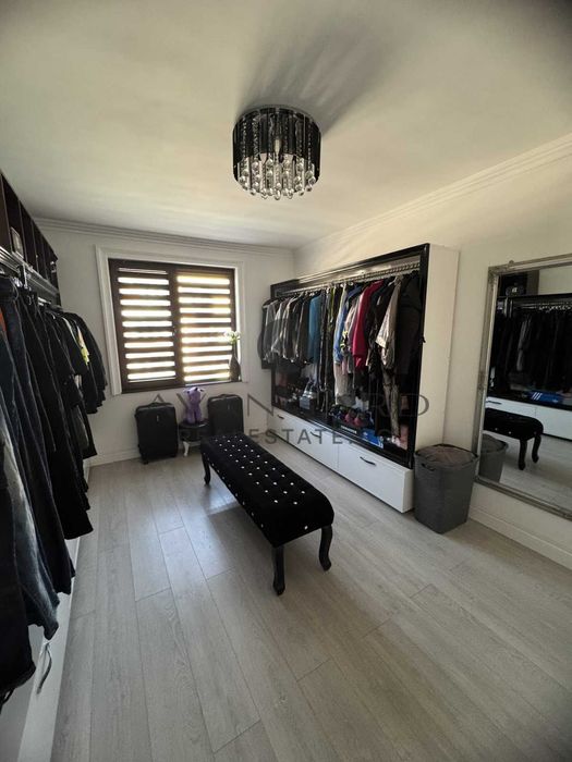 Продава се Четиристаен апартамент в Пловдив, Остромила - 179 кв.м за 1653 €/кв.м - Снимка #10