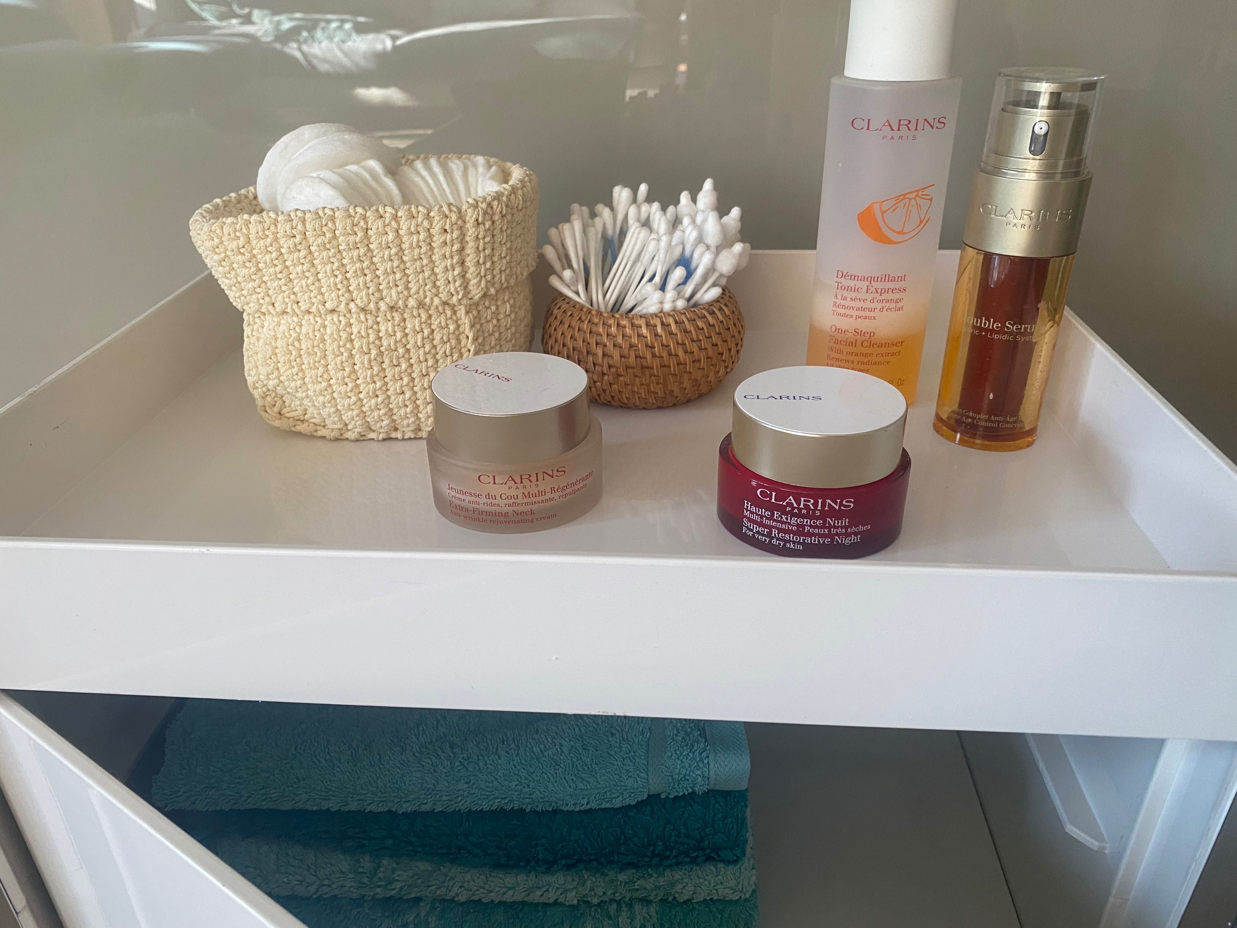 Dulapior de cosmetica