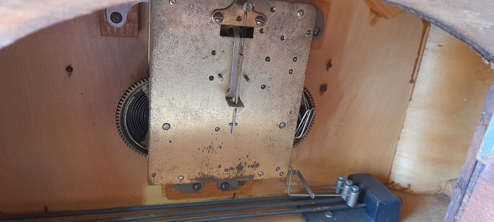 Стари камини механични часовници