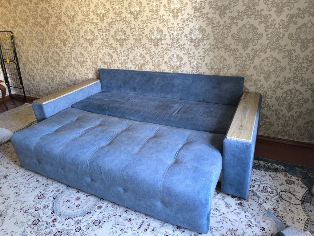 Диван продаётся в идеальном состоянии почти новый