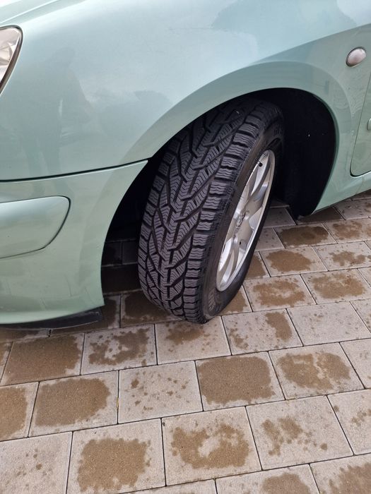 Vând Peujot 307 HDI