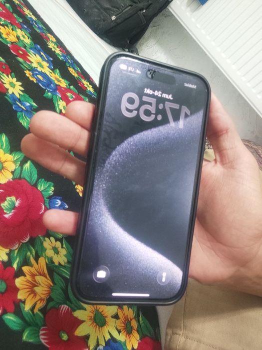 Iphone 15 madeli srochno sotiladi